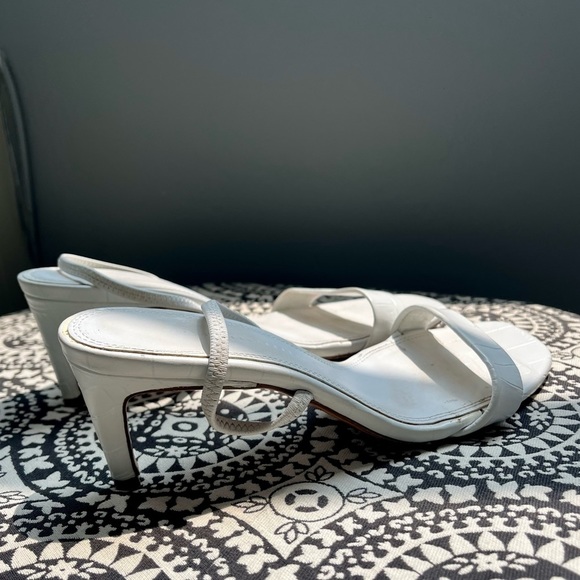 Zara white snakeskin pattern shoes. Size 39. Lightly used. - Picture 2 of 3